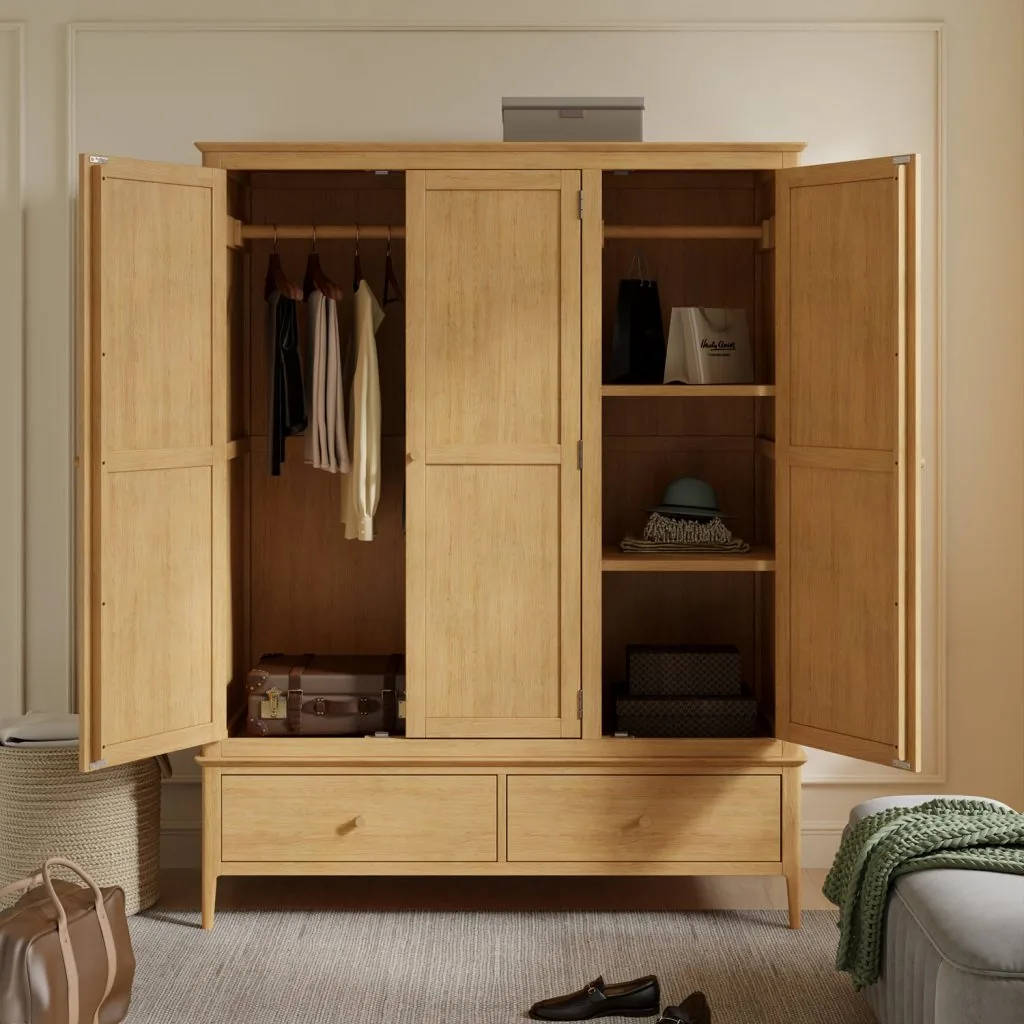 Triple Robe Inside view